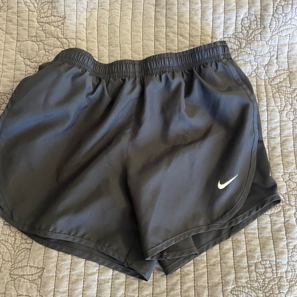 nike girls athletic shorts size medium black
